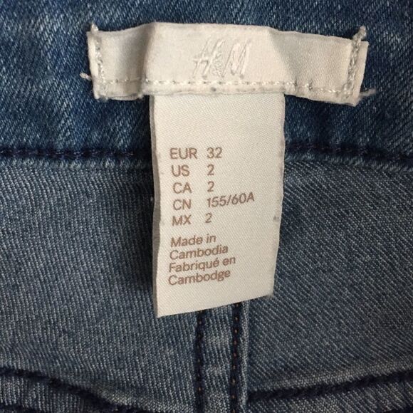 H&M Denim Shorts - Picture 2 of 3